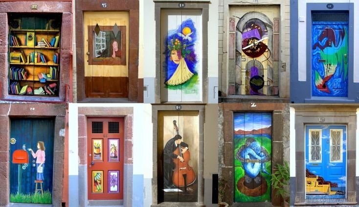 Puertas pintadas de la Rua de Santa Maria — Casa Triangular en A, Casco Antiguo y Vistas Impresionantes